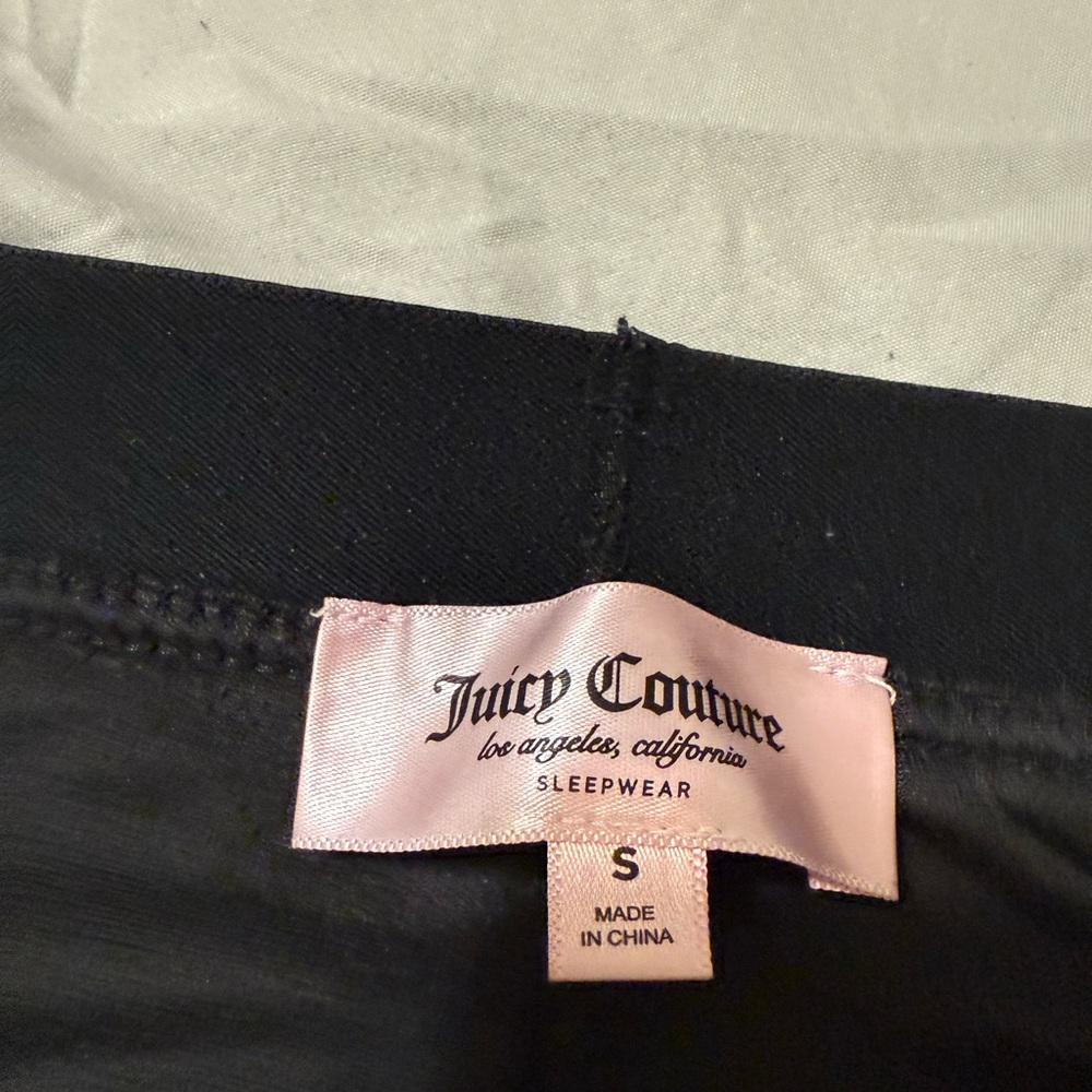 Juicy Couture Black Velour Pajama Shorts NWOT - Picture 3 of 4